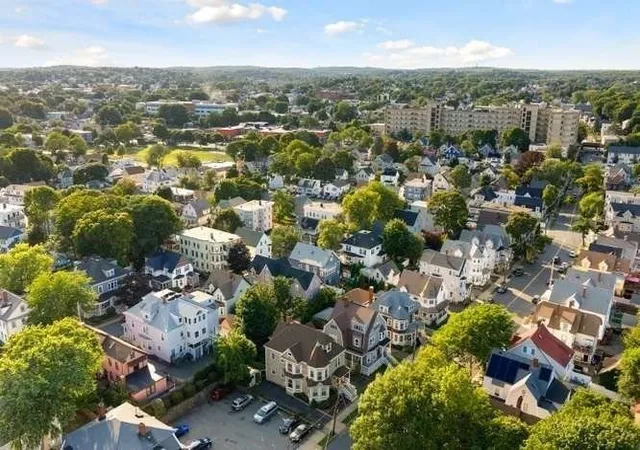 37th image of 52 Eastern Ave, Lynn, MA 01902 | MLS# 73556275