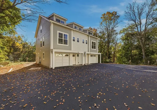 Listing Photo 2 - Condo for sale in building located at 96 Lyman Rd, Northampton, MA 01060 - Unit #96
