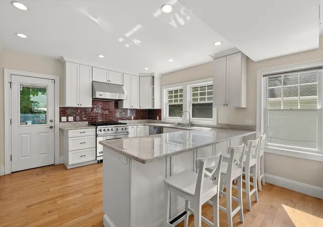 2nd image of 37 39 Beaconsfield Road, Brookline, MA 02445 | MLS# 73561142