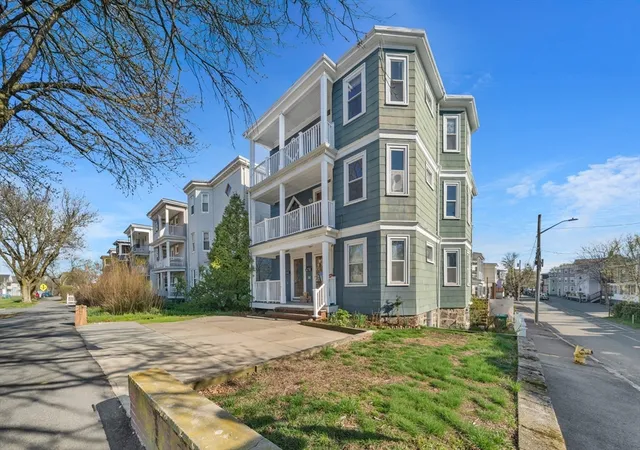 1st image of 154 Fellsway W #3, Medford, MA 02155 | MLS# 73552338