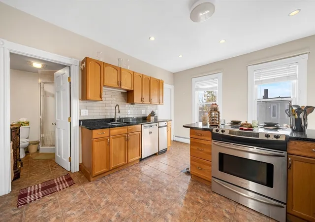 3rd image of 154 Fellsway W, Medford, MA 02155