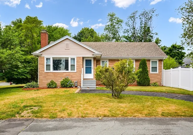 Homes for sale in Somerset, MA | 43 Fairview Ave, Somerset, MA 02726 | MLS# 73540630