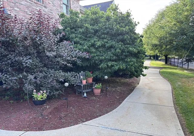 4th image of 138 Main St #6, Westfield, MA 01085 | MLS# 73553899