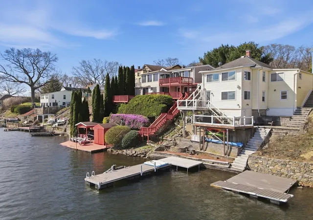 Homes for sale in Worcester, MA | 411b Lake Avenue, Worcester, MA 01604 | MLS# 73509713