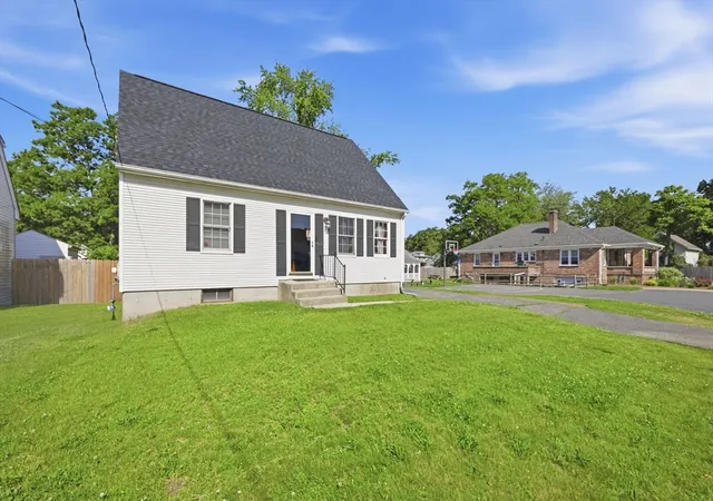 Photo 3 of Single family home for sale at 164 Arnold Ave, Springfield, MA 01119 | MLS# 73532414 | Listing updated on 2026-07-26