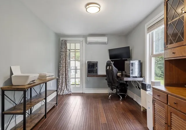 5th image of 350 Union St, Leominster, MA 01453 | MLS# 73557470