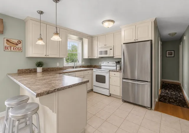 Photo 4 of Single family home for sale at 748 Warren Ave, Swansea, MA 02777 | MLS# 73556395 | Listing updated on 2026-09-08