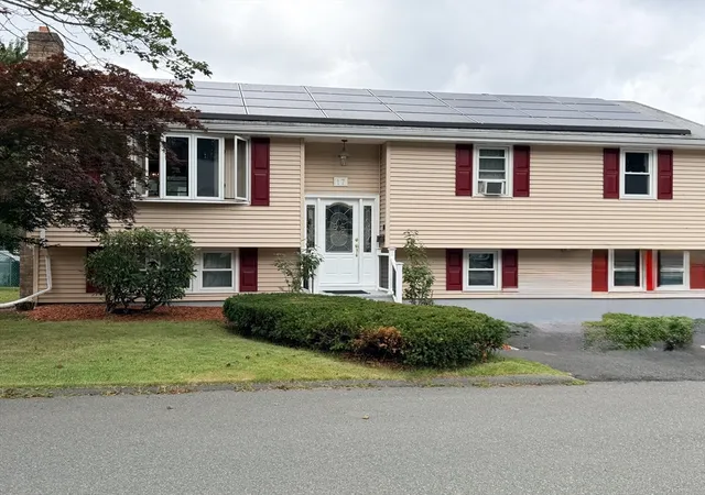 1st image of 17 Valley Rd, Stoneham, MA 02180 | MLS# 73566048