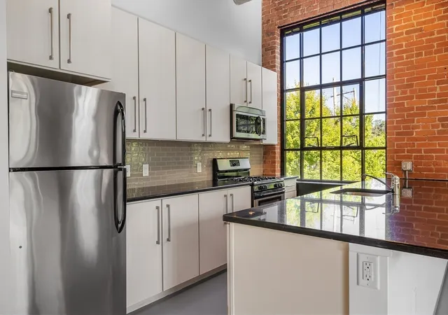 Photo 5 of Condominium at 160 Water St #301, Williamstown, MA 01267 | MLS# 73301917 | | Sold on 2025-05-19