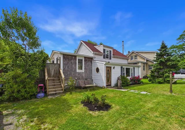 Photo 3 of Single family home for sale at 7 Wayne St, Fairhaven, MA 02719 | MLS# 73538570 | Listing updated on 2026-08-24