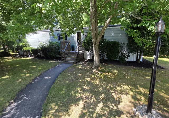 2nd image of 6 Saturn Ln, Nashua, NH 03062 | MLS# 73555491