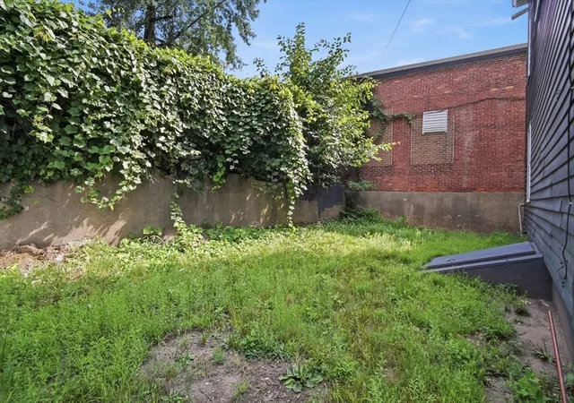 28th image of 15 Warriner Ave, Springfield, MA 01108 | MLS# 73556502