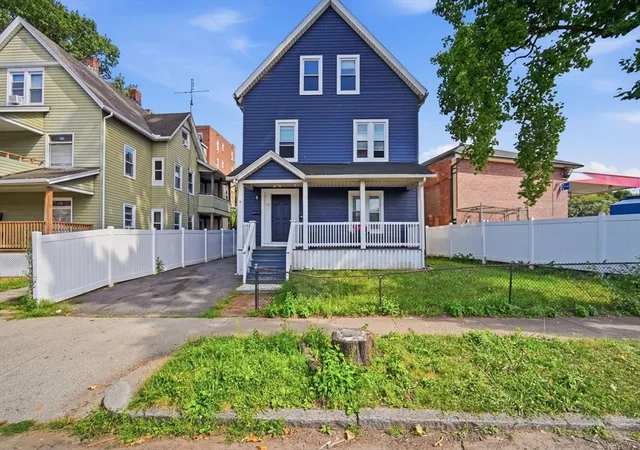 3rd image of 15 Warriner Ave, Springfield, MA 01108 | MLS# 73556502