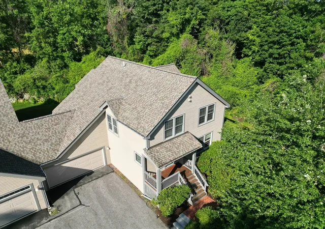2nd image of 25 Livermore Ln #25, Weston, MA 02493 | MLS# 73546381