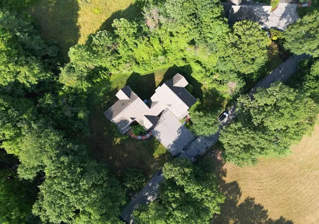5th image of 25 Livermore Ln #25, Weston, MA 02493 | MLS# 73546381