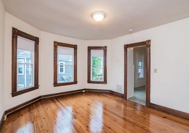 3rd image of 10 Revere St, Springfield, MA 01108 | MLS# 73554747