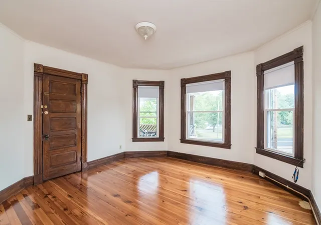 5th image of 10 Revere St, Springfield, MA 01108 | MLS# 73554747