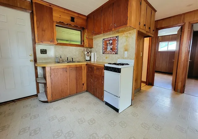 Photo 4 of Single family home for sale at 27 Richie Rd, Douglas, MA 01516 | MLS# 73562932 | Listing updated on 2026-09-18