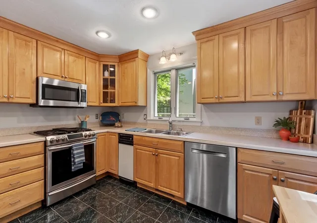 Homes for sale in Westford, MA | 77 Parkhurst Dr #77, Westford, MA 01886 | MLS# 73534119