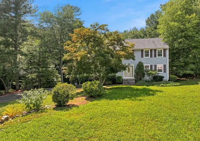 2nd image of 4 Dundas Avenue, Andover, MA 01810 | MLS# 73549494