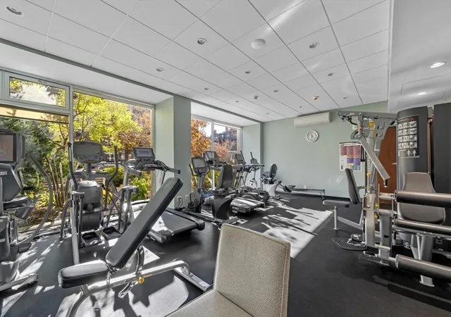 22nd image of 330 Beacon St #111, Boston, MA 02116 | MLS# 73554841