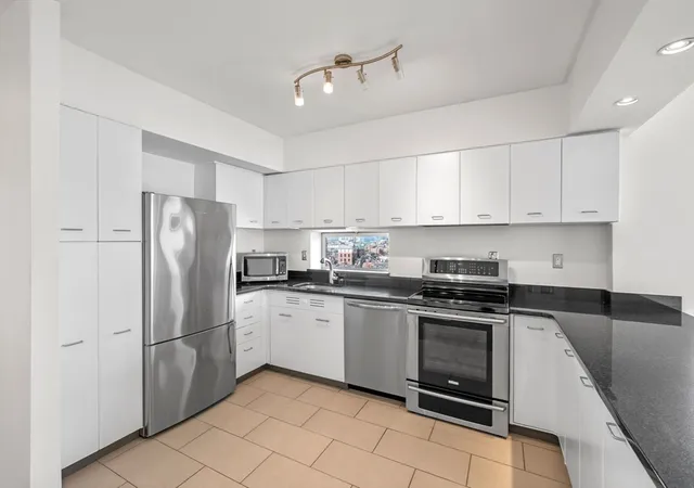 5th image of 330 Beacon St, Boston, MA 02116