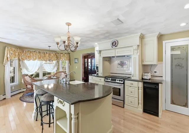 Homes for sale in North Reading, MA | 15 Nichols Street, North Reading, MA 01864 | MLS# 73498980