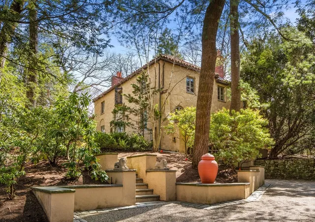 Photo 2 of Sale Pending at 342 Warren St, Brookline, MA 02445 | MLS# 73516629 | Listing updated on 2026-09-16