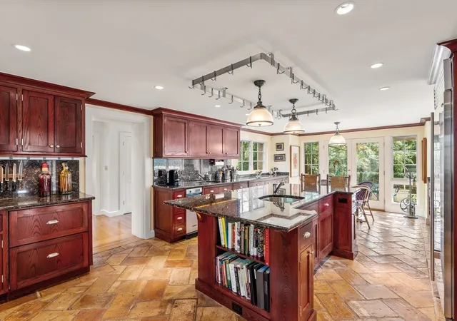 Photo 4 of Sale Pending at 342 Warren St, Brookline, MA 02445 | MLS# 73516629 | Listing updated on 2026-09-16