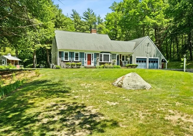 2nd image of 71 E Main St, Middleboro, MA 02346 | MLS# 73533391
