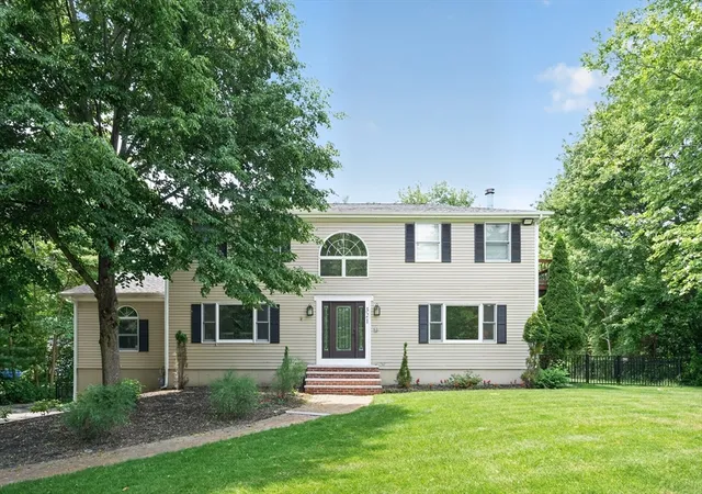 1st image of 321 Birchbark Dr, Hanson, MA 02341 | MLS# 73539431