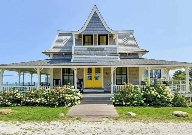 3rd image of 4 Canonicus Ave, Oak Bluffs, MA 02557 | MLS# 73472922