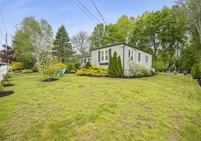 Homes for sale in Somerset, MA | 194 Grove Ave, Somerset, MA 02726 | MLS# 73516994