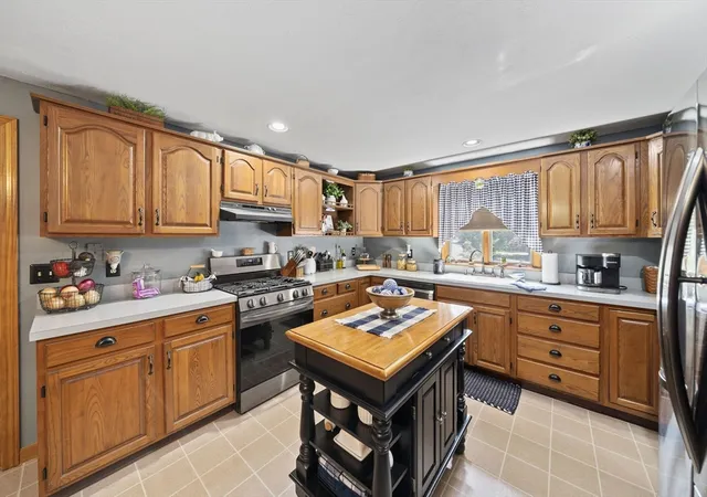 4th image of 11 Leonard St, Carver, MA 02330 | MLS# 73549436