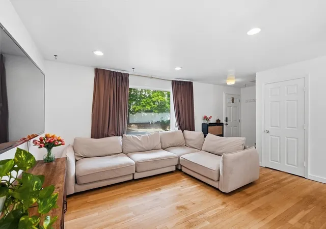 image of 5 Glen St, Framingham, MA 01702 | MLS# 73566560