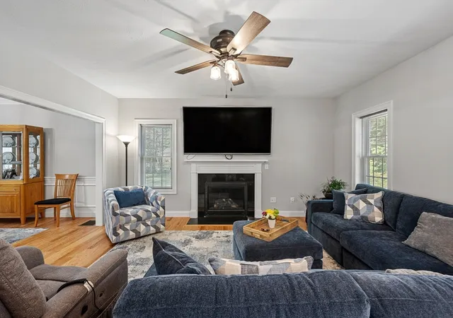 Homes for sale in Uxbridge, MA | 85 East St, Uxbridge, MA 01569 | MLS# 73492144