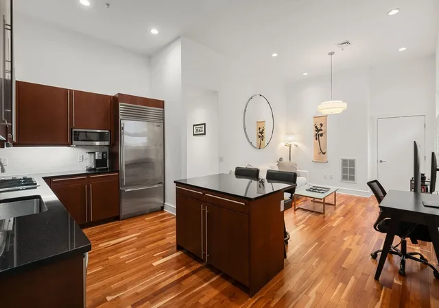 3rd image of 2430 Beacon St #105, Chestnut Hill, MA 02467 | MLS# 73559705