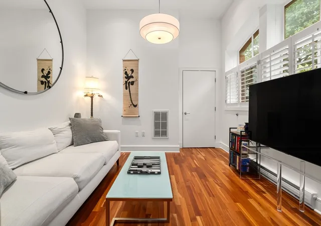 5th image of 2430 Beacon St #105, Chestnut Hill, MA 02467 | MLS# 73559705