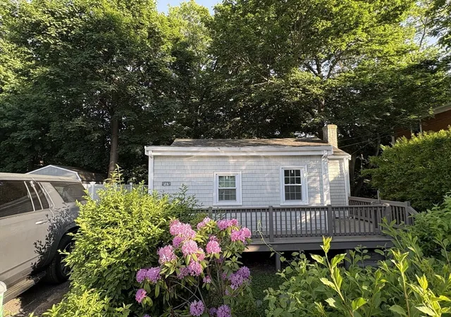 Homes for sale in Hingham, MA | 25 Gilford Road, Hingham, MA 02043 | MLS# 73530536