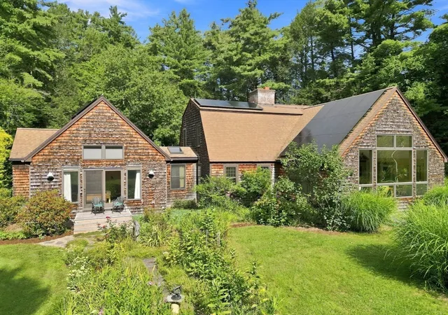 Photo 3 of Sale Pending at 6 Brittany Lane, Easthampton, MA 01027 | MLS# 73568701 | Listing updated on 2026-09-19