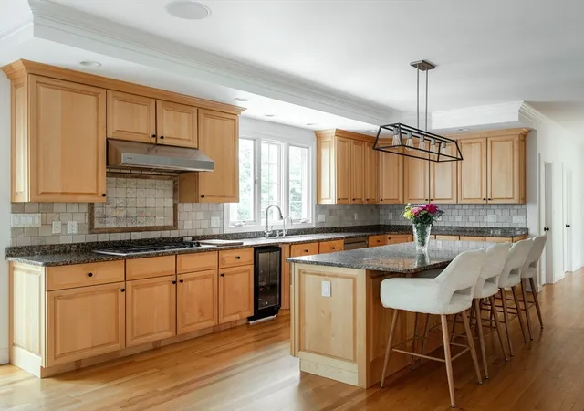 3rd image of 10 Bayns Hill Rd, Boxford, MA 01921 | MLS# 73545222