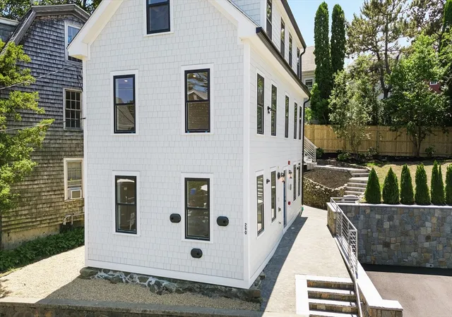 Homes for sale in Marblehead, MA | 290 Washington St, Marblehead, MA 01945 | Houzeo