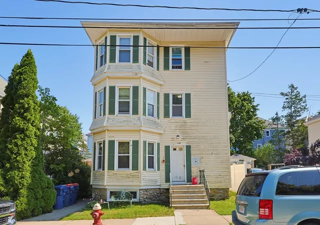2nd image of 118 Irvington St, New Bedford, MA 02745 | MLS# 73566049