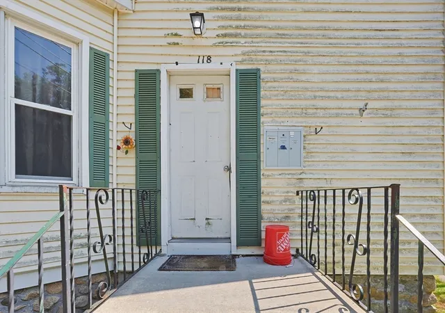 Listing Photo 4 - Condo for sale in building located at 118 Irvington St, New Bedford, MA 02745