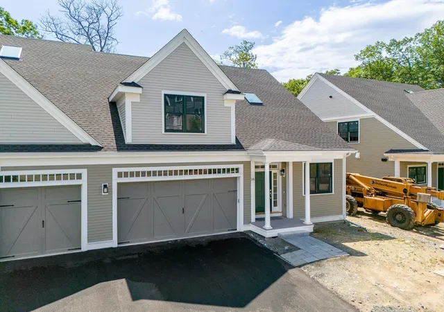 2nd image of 18 Talbot Lane #18, Reading, MA 01867 | MLS# 73529917