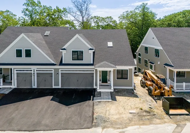2nd image of 18 Talbot Ln, Reading, MA 01867