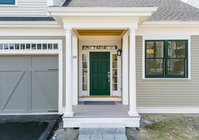 3rd image of 18 Talbot Ln, Reading, MA 01867