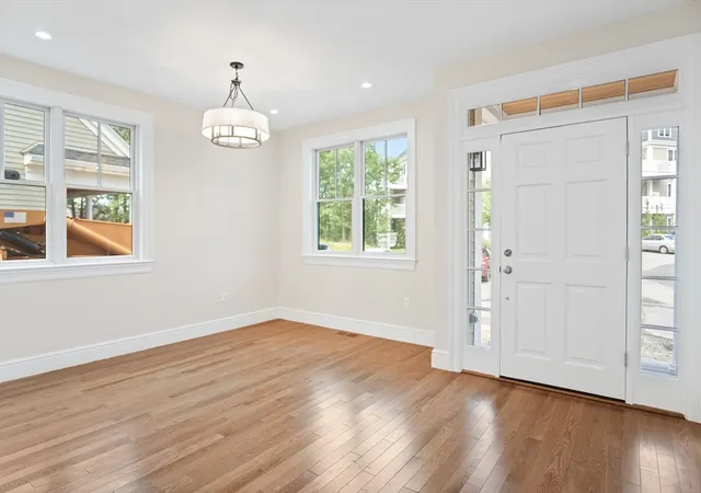 4th image of 18 Talbot Ln, Reading, MA 01867