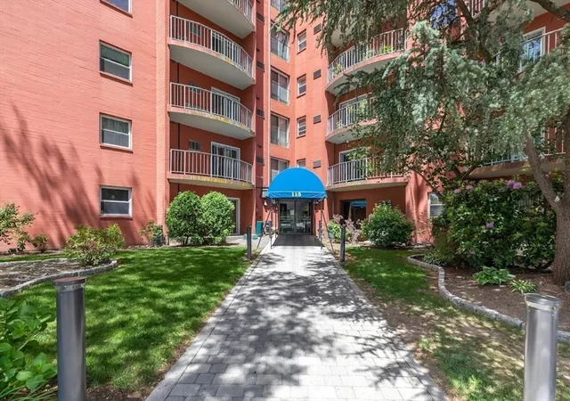 3rd image of 115 W Squantum St #616, Quincy, MA 02171 | MLS# 73563034