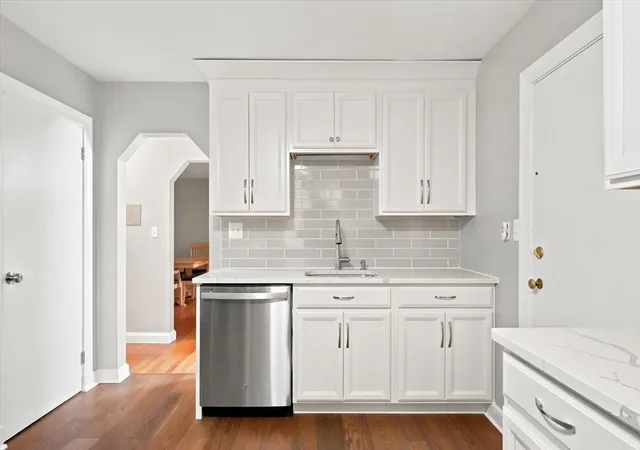 4th image of 30 Ocean St, Lynn, MA 01902